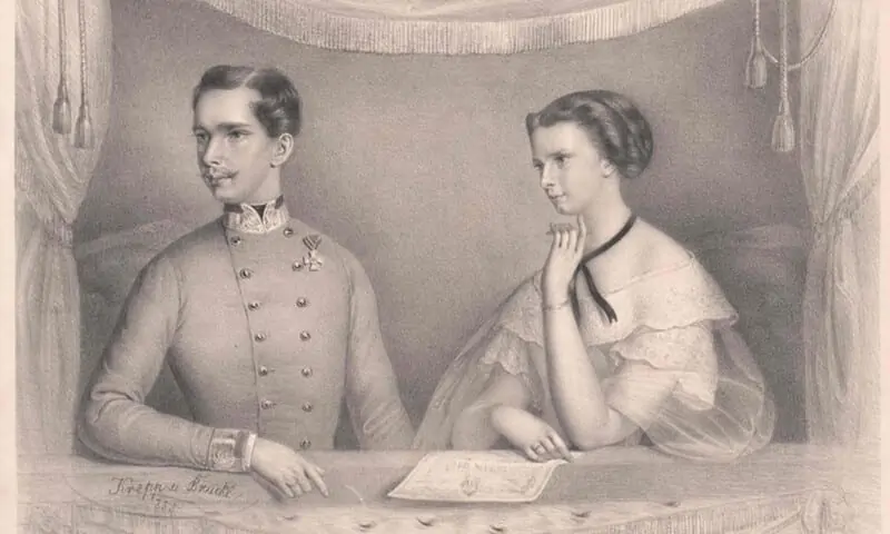 Eine schwarz-weiße Vintage-Illustration zeigt einen jungen Mann in Uniform und eine junge Frau im Kleid, die nebeneinander an einem Tisch sitzen, eingerahmt von drapierten Vorhängen. Die Frau stützt ihr Kinn auf ihre Hand, beide blicken nach links.